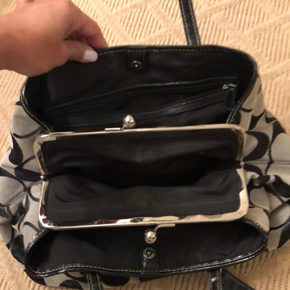 Handbag - Picture 3 of 5